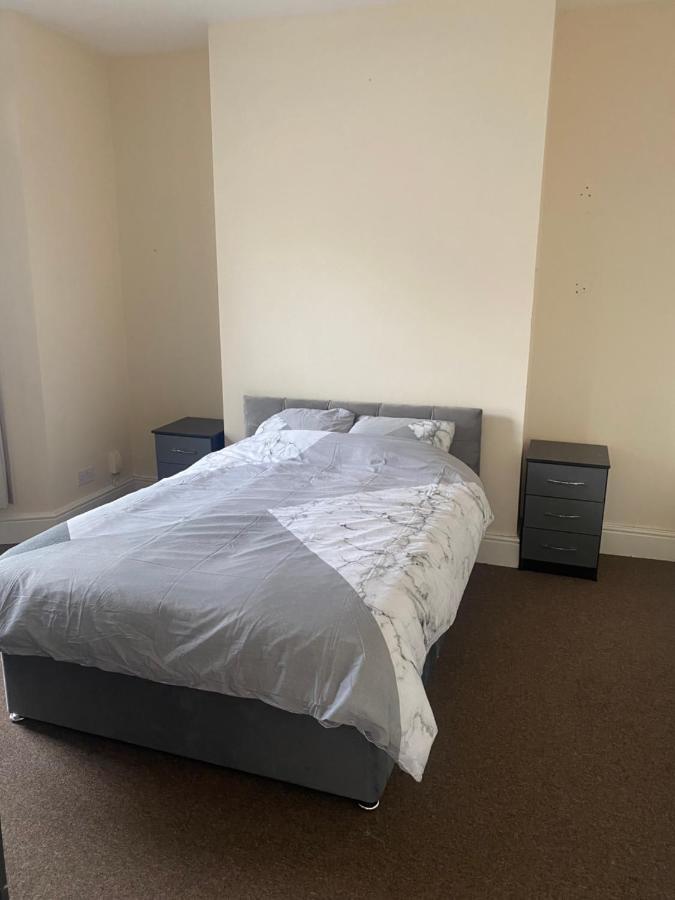 Spacious 4 Bedroom House Near Stokes Croft!! Central!!! Dom wakacyjny