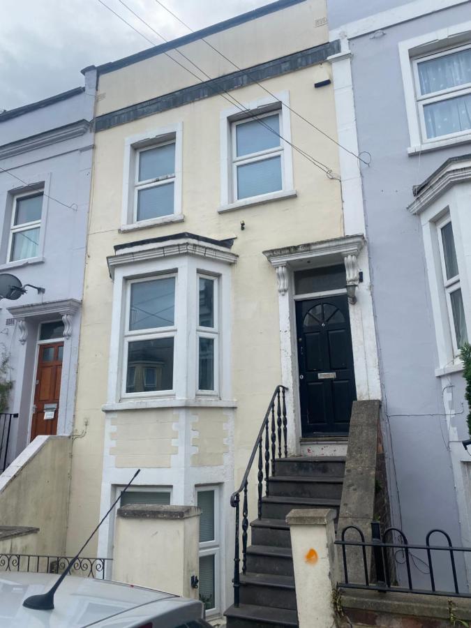 Spacious 4 Bedroom House Near Stokes Croft!! Central!!! Dom wakacyjny Bristol