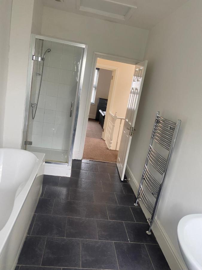Dom wakacyjny Spacious 4 Bedroom House Near Stokes Croft!! Central!!!